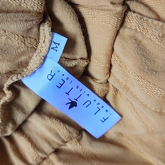 Women's Flutter wide leg pants - size medium - Picture 5 of 6